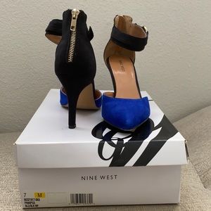 Black/Blue Pump